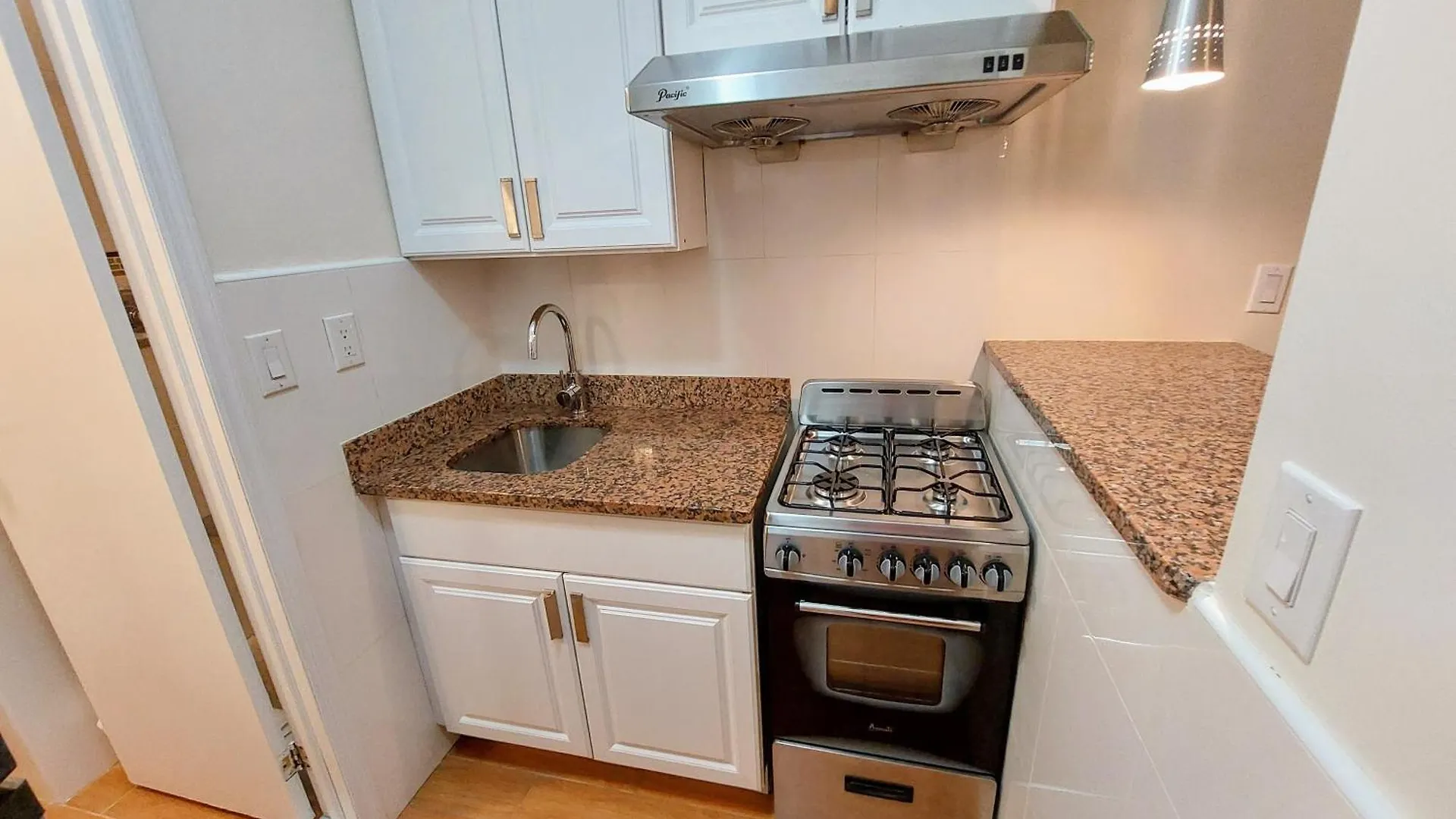 Comfortable Apartment With Workstation New York USA