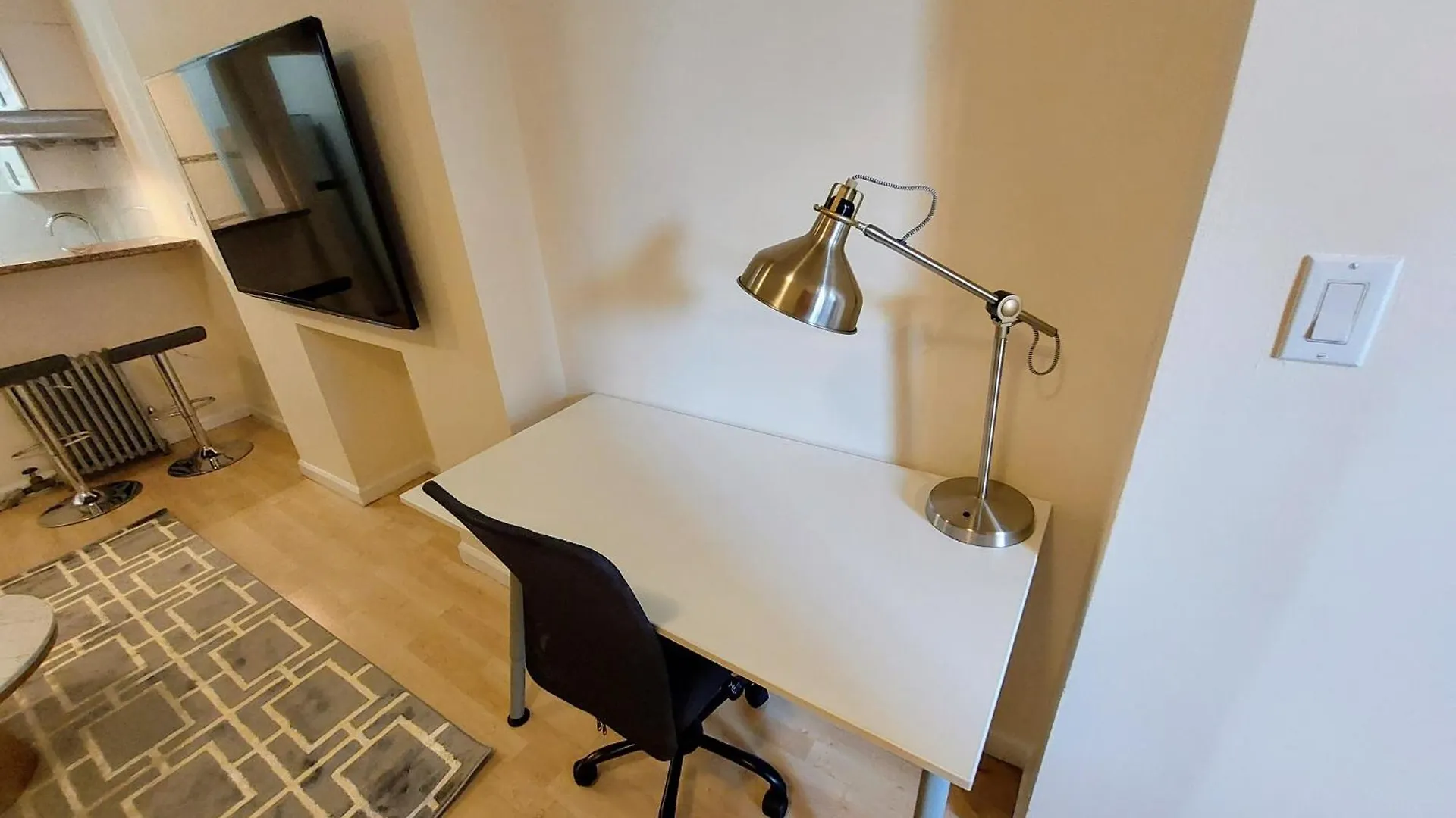 Comfortable Apartment With Workstation 뉴욕